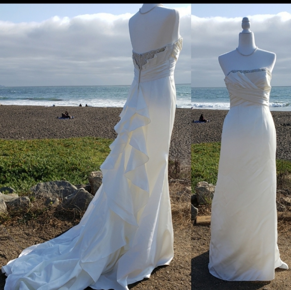 Davids Bridal White Wedding Dress Beaded Simple Strapless Elegant 8 Minimal